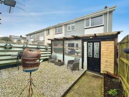 30, Manor Close, Helston TR13 8LX