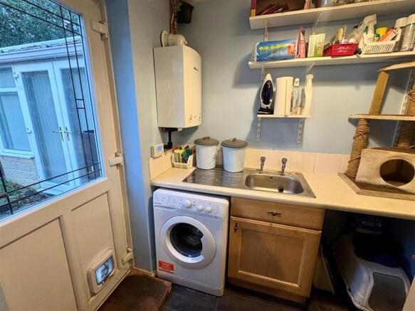 4 bed Detached for sale Image 7