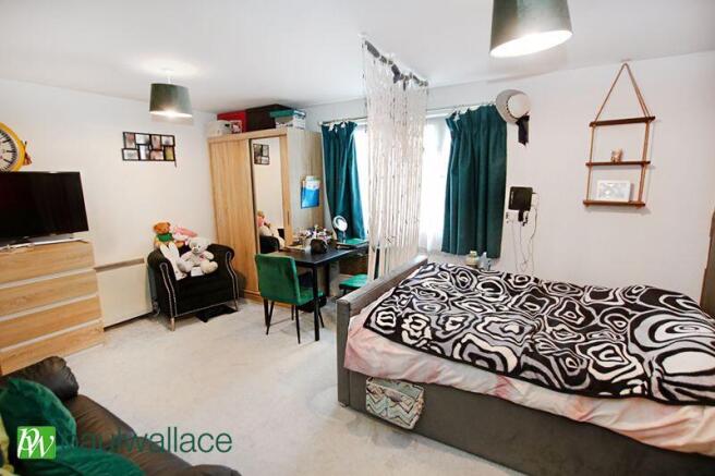 Studio Lounge/Bedroom