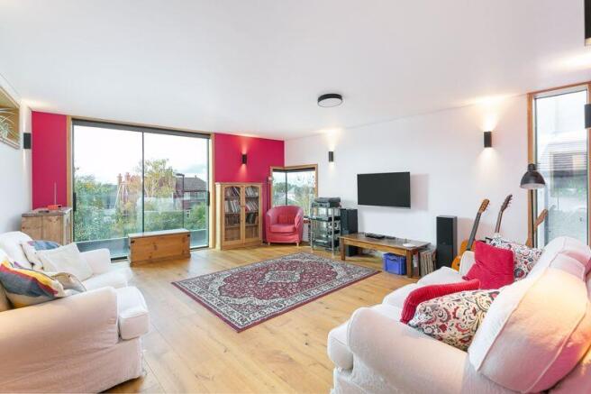 Heathhurst Road, South Croydon photo 4
