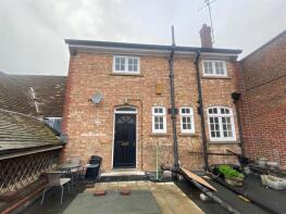 Flat, 98, High Street, Hoddesdon EN11 8HD