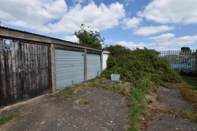 2nd Garage Located in Bock