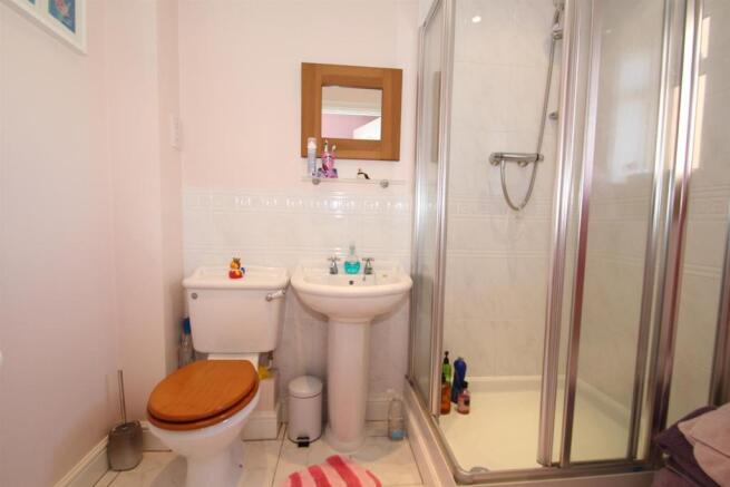 Bedroom 2 En-suite