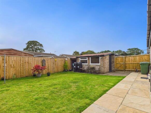2 bed Detached Bungalow for sale Image 6
