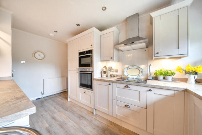 1418054-6-69984ff...