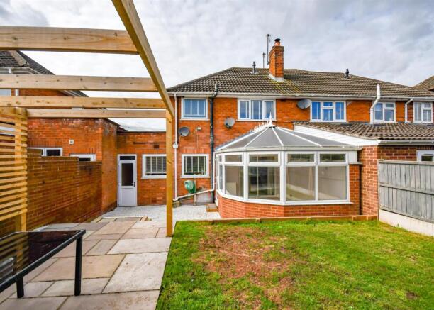 110 Wombourne Park-14.jpg