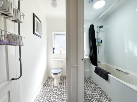 2 bed Apartment for sale Image 11