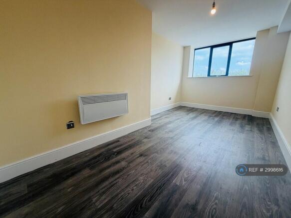 2 bed Flat to rent Image 5