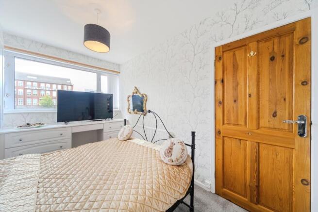 3 bed Terraced for sale Image 6