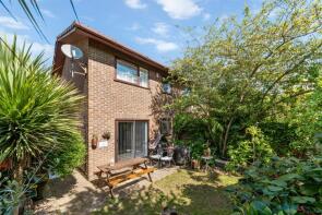 2, Mandeville Close, Wimbledon Chase, London SW20 8SB