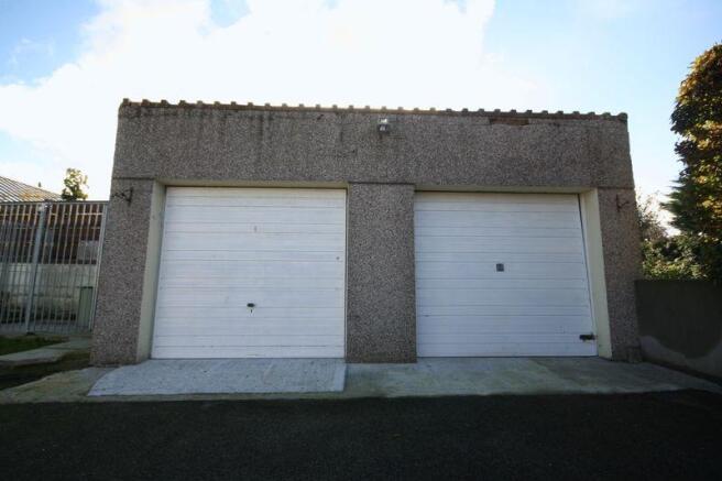 Detached Garage 