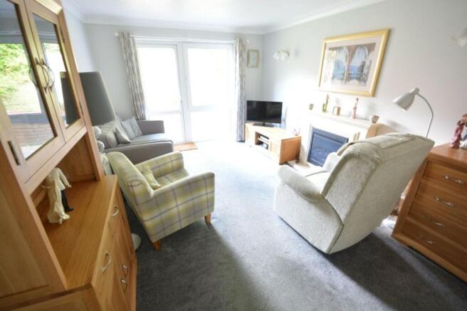 LOUNGE/DINING ROOM