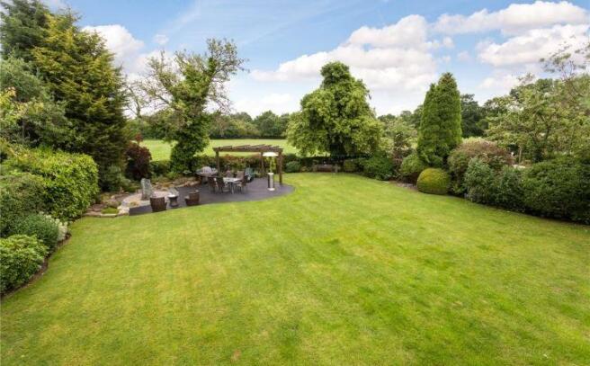 Rear Gardens/Aspect