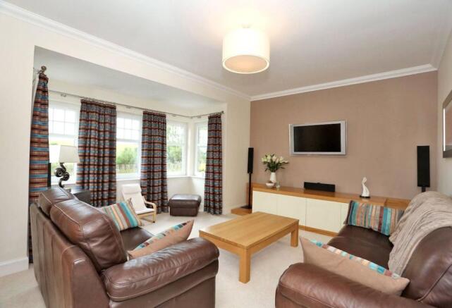 Sitting Room/Bed4