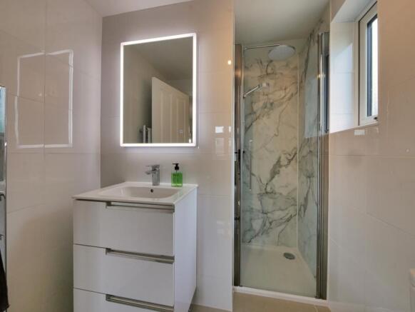 Ensuite shower