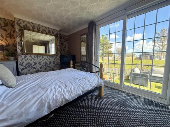 3 bed Chalet for sale Image 7