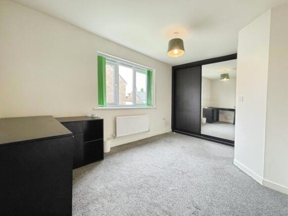 3 bed Town House for sale Image 11