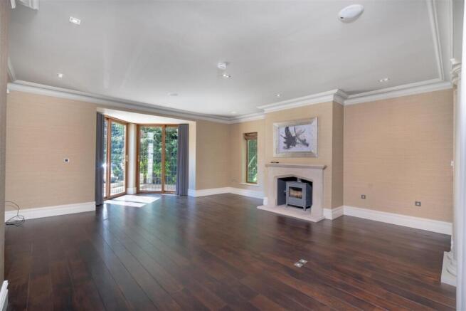 7 bed Detached for sale Image 10