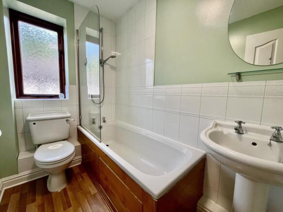 2 bed House to rent Image 6