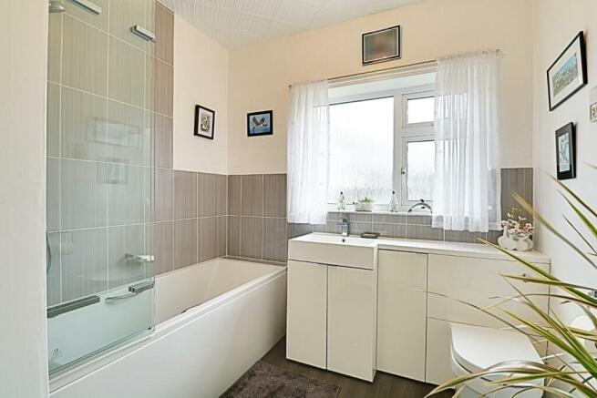 Bathroom (1).jpg