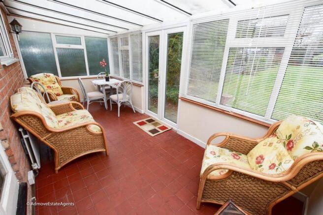 17 Woodland Av...