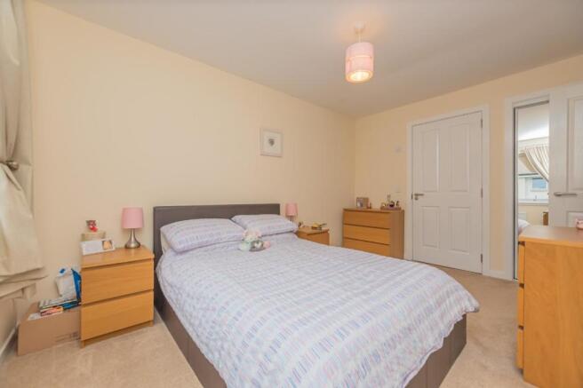 11. Bedroom 1 (2).jpg
