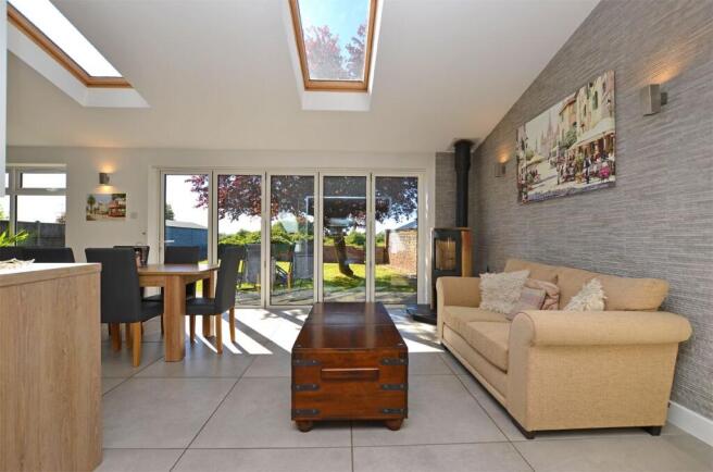 Beautiful family home on Beech Crescent, West Winch photo 4
