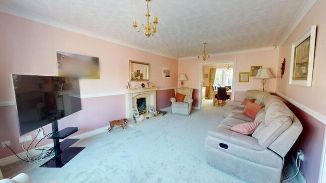 4 bed Detached for sale Image 8