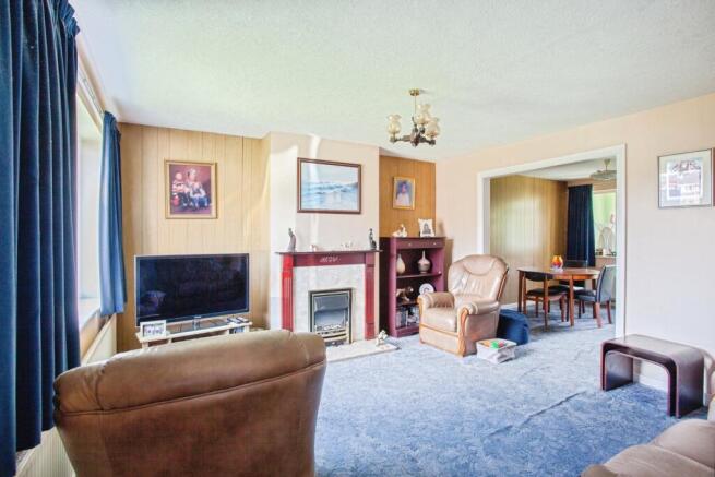 5 bed Semi-Detached for sale Image 4