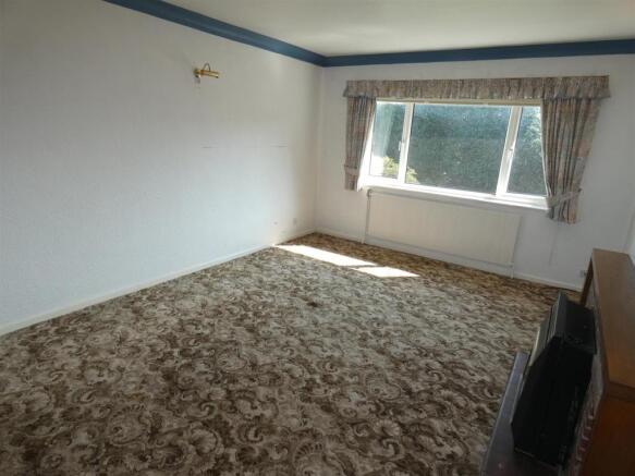 Lounge/Sitting Room