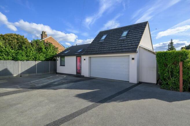 Double Garage / Annexe
