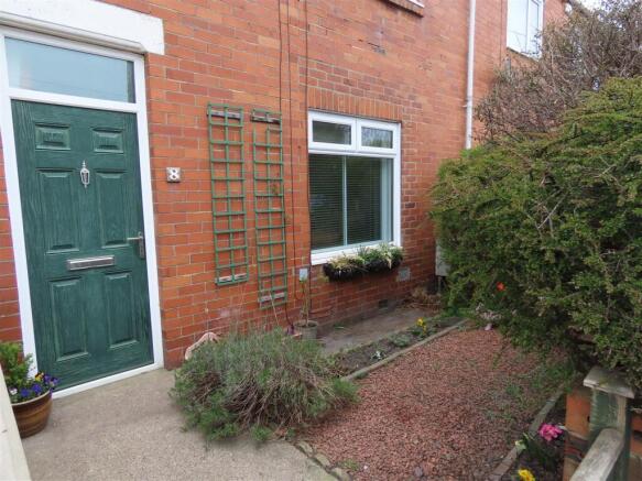 FRONT GARDEN