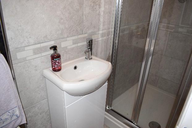 EN SUITE SHOWER