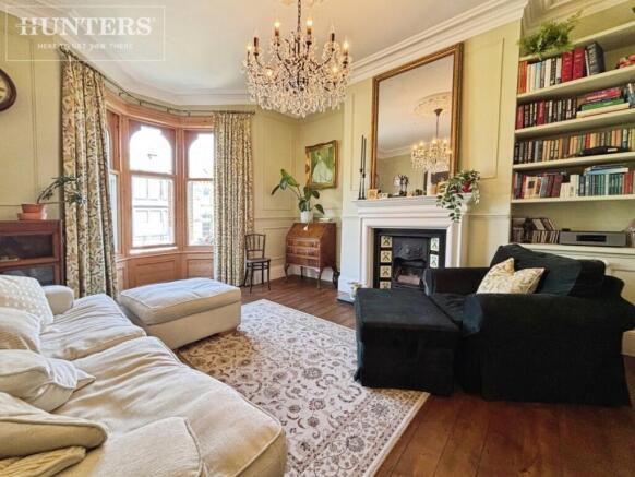 5 bed Detached for sale Image 4