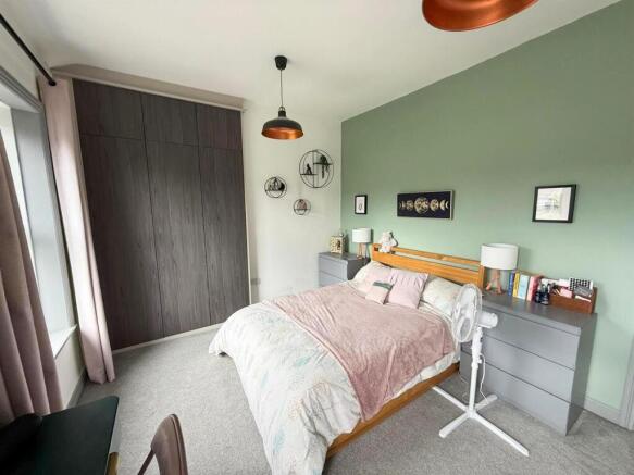 2 bed Terraced for sale Image 7