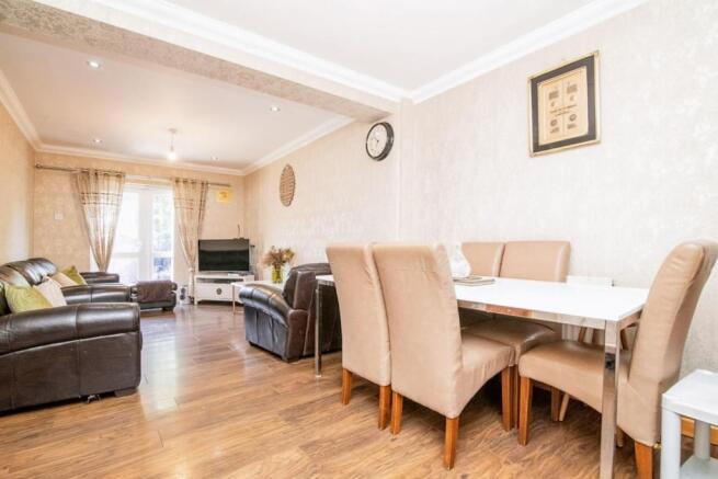 Lounge/Dining Room