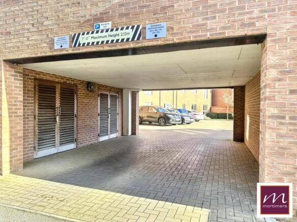 Edge Street, Aylesbury, Buckinghamshire, HP19 photo 4