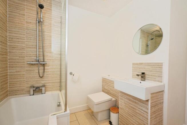 3 bed Semi-Detached for sale Image 6