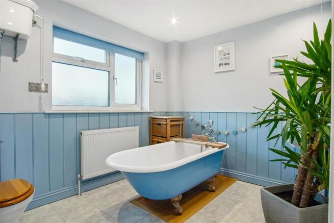 HOUSE BATHROOM