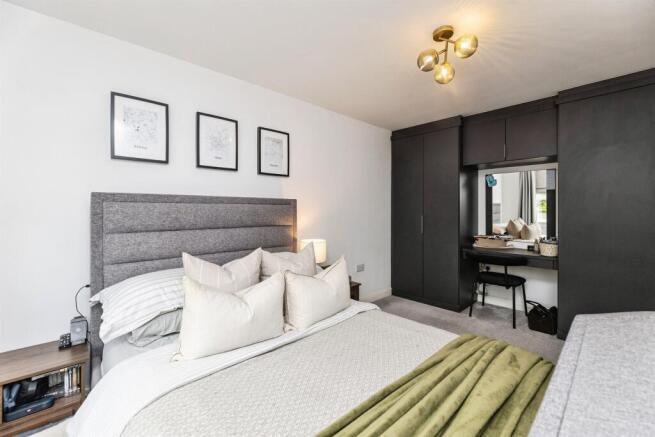 3 bed Semi-Detached for sale Image 10