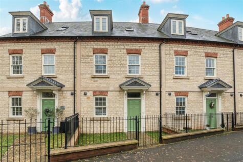 Northampton Road, Towcester, NN12