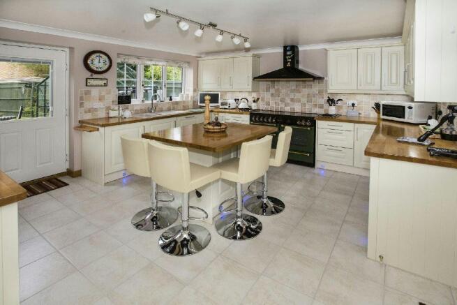 Kitchen/Breakfast Ro