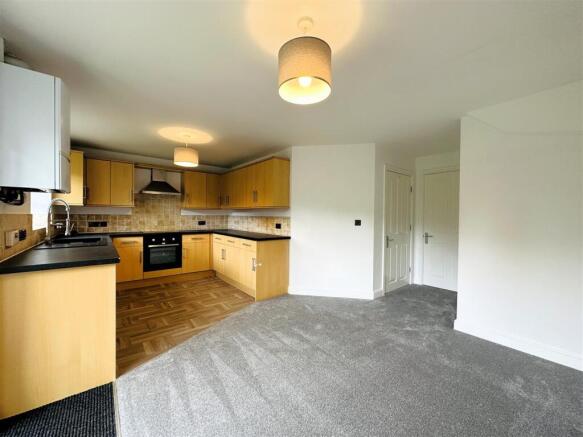 3 bed Town House for sale Image 7