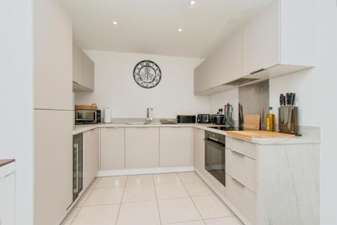 4 bed Semi-Detached for sale Image 6