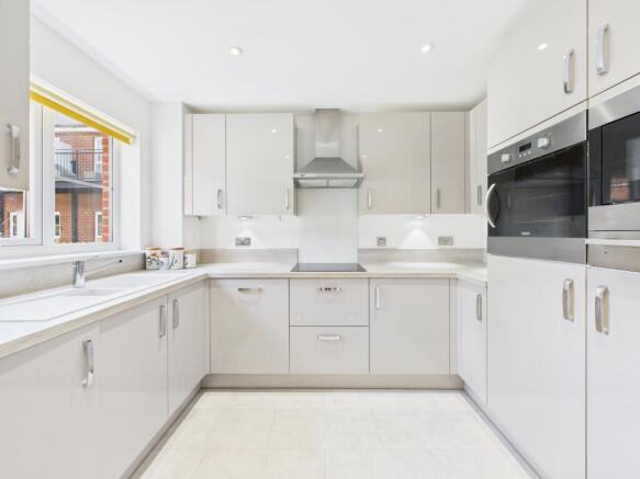 CAM02909G0-PR0473-STILL003