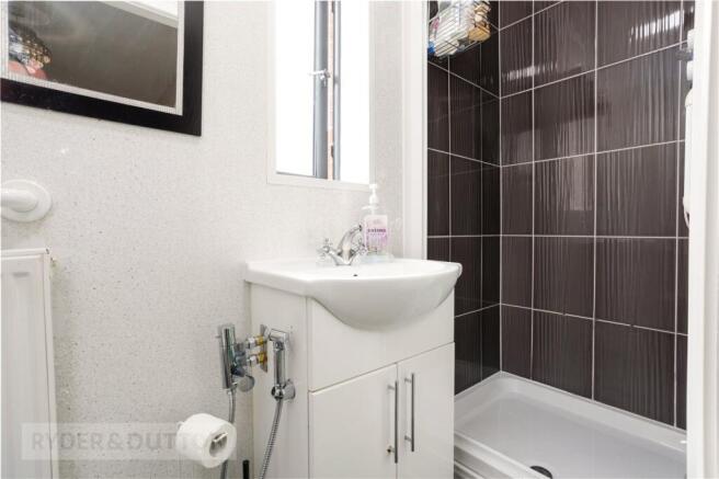 5 bed Semi-Detached for sale Image 5