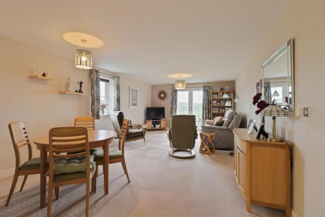 2 bed Flat for sale Image 7