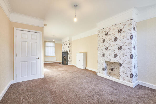 Open Plan Lounge / Dining Room