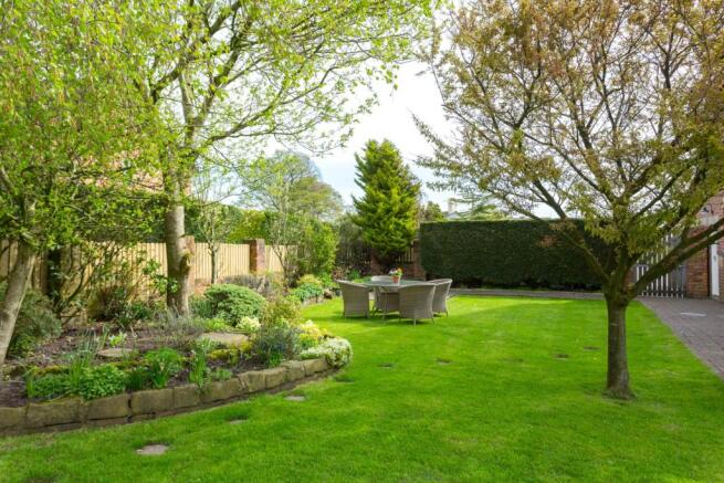 Garden (A)