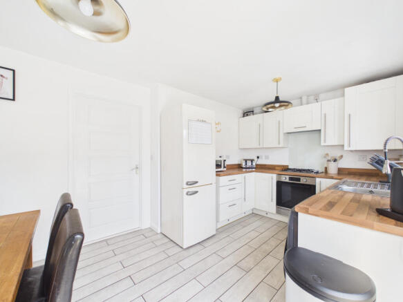 2 bed Semi-Detached for sale Image 7